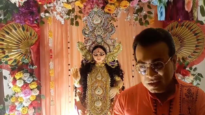 बीजेपी विधायक रुद्रनील घोष के घर सजा भव्य लक्ष्मी पूजा का दरबार! जानिए उन्होंने क्या मांगी मन्नत