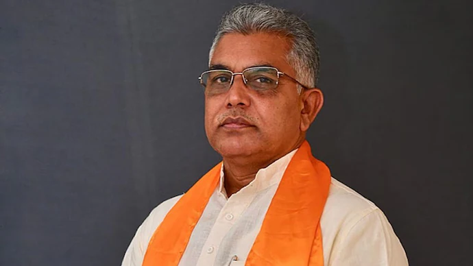 ‘ममता को किसी पूजा में नहीं बुलाया गया!’ दुर्गा पूजा पर दिलीप घोष का बड़ा बयान, ‘परिवर्तन की पूजा’ से बंगाल में सियासी हलचल