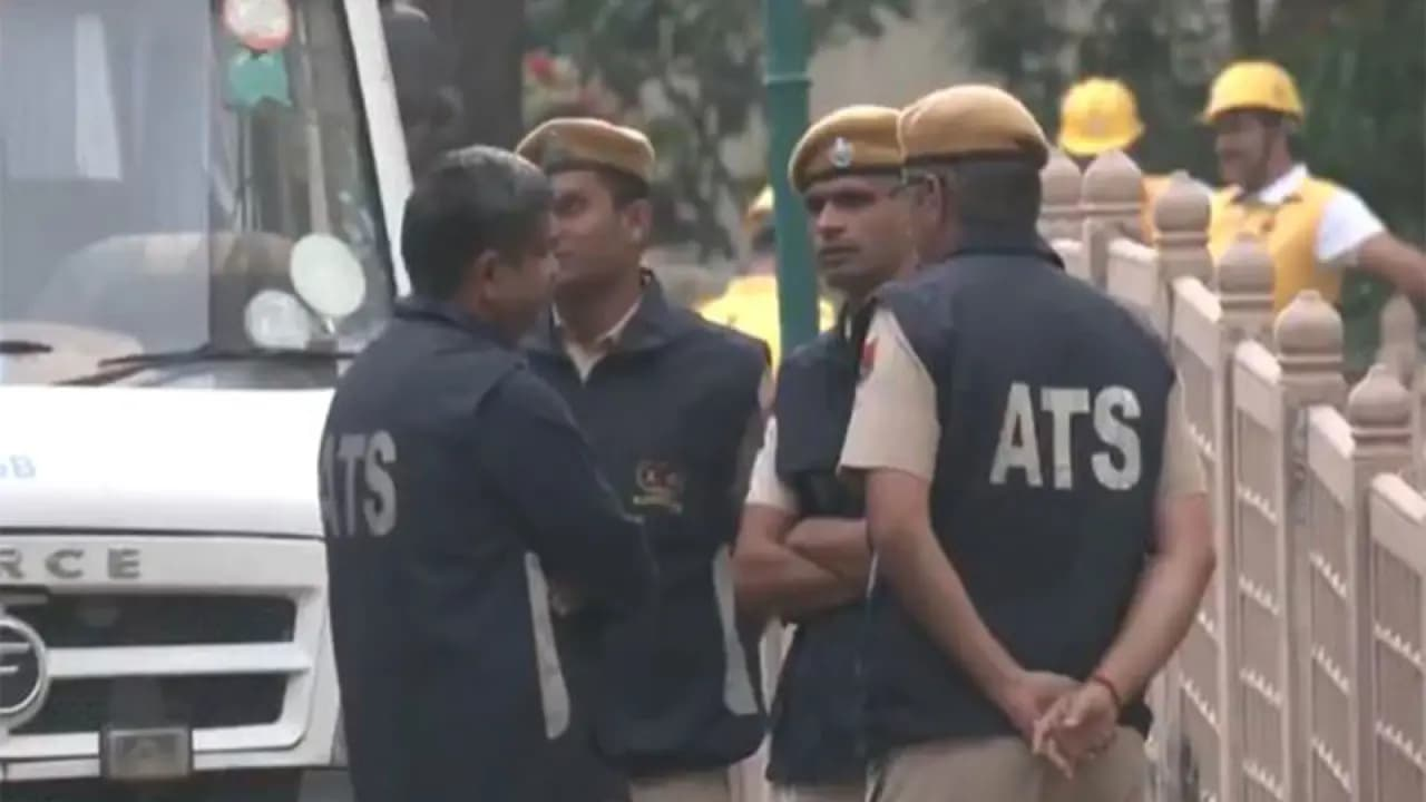 जैश-ए-मोहम्मद का नापाक प्लान फेल! मुंबई के माहिम में एटीएस की बड़ी स्ट्राइक, पाकिस्तानी संदिग्ध गिरफ्तार!