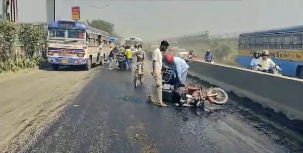 पंचमी की सुबह যশোর रोड पर पलटा डीजल टैंकर, मची अफरा-तफरा और लगा भारी जाम!